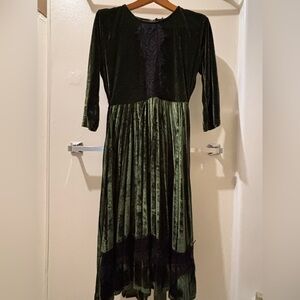 Elegant Green Velvet Dress